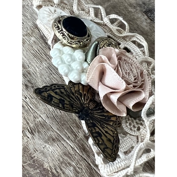 Handmade Lace Trinkets Buttons Reworked Brooch Statement Pin - Picture 5 of 8